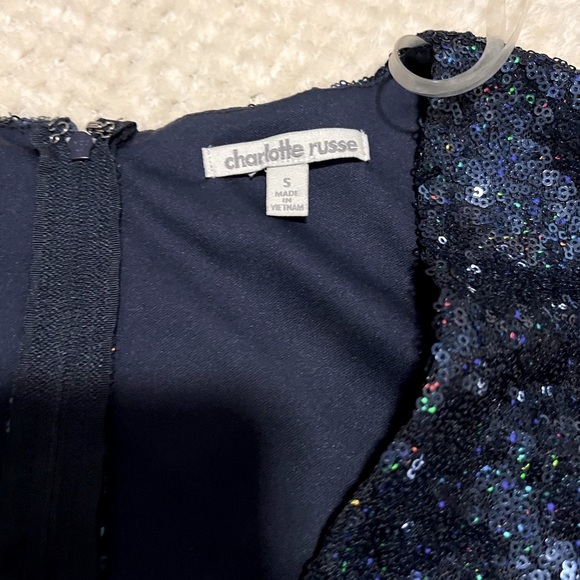 ✨Donating on 8/1/23✨CHARLOTTE RUSSE Full Sequins Dress - Picture 5 of 7